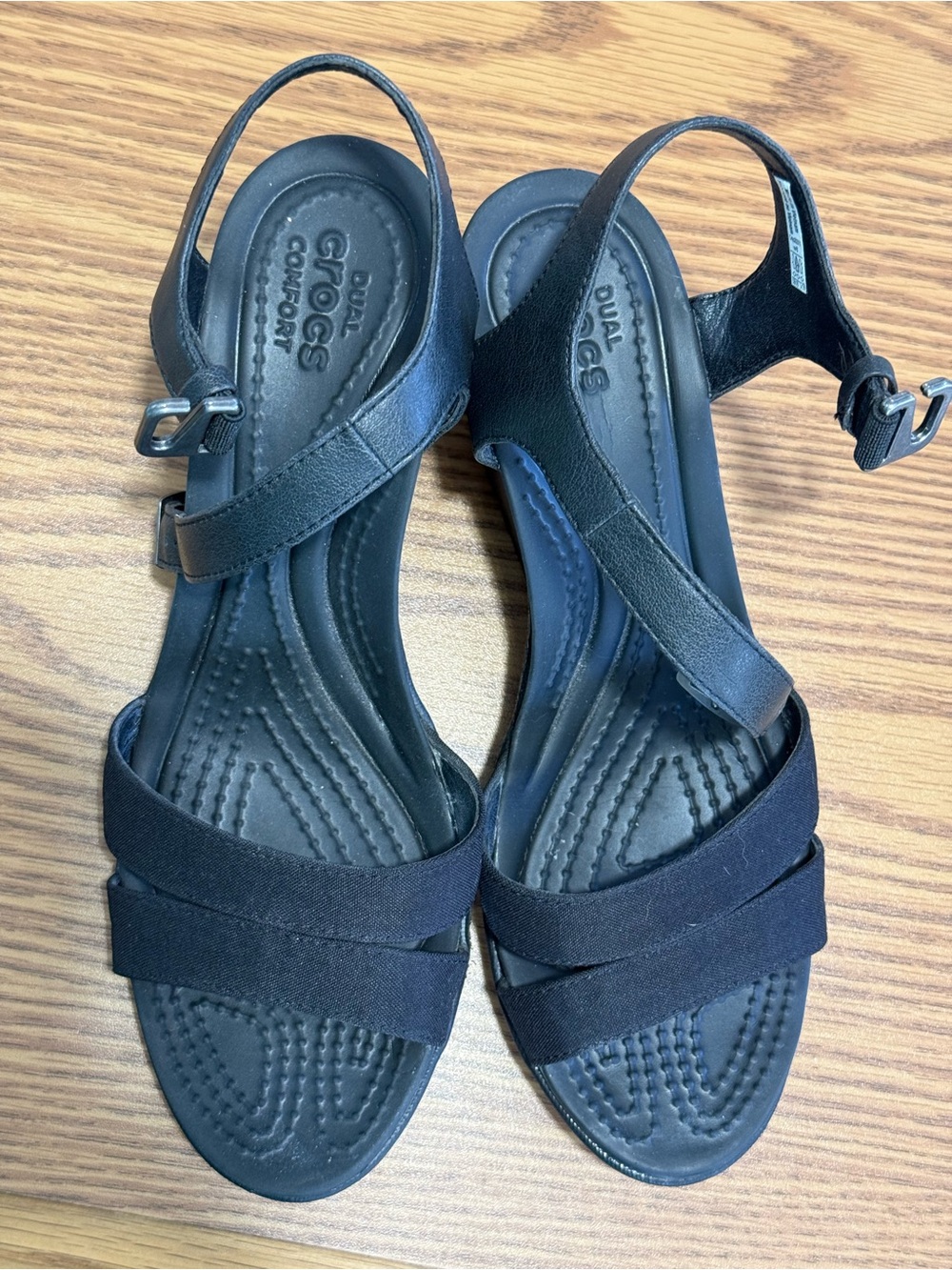 Like New - Crocs Leigh, Size 8 - Platform Wedge Sandals Black